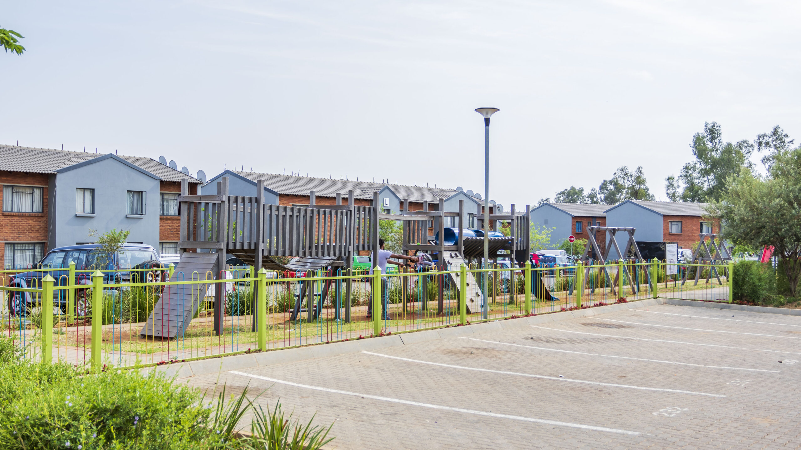A_Roof_For_Africa_Akasia_Place_Spielplatz