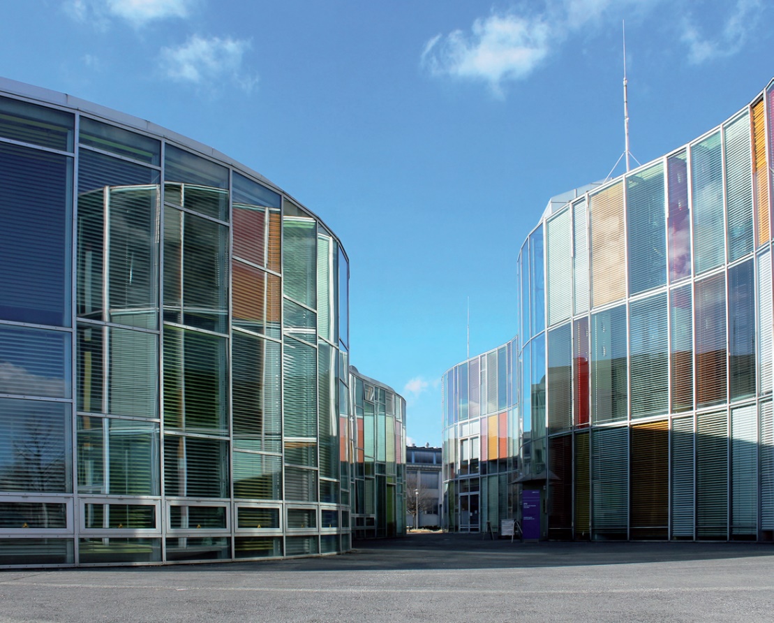 zwei Gebäude