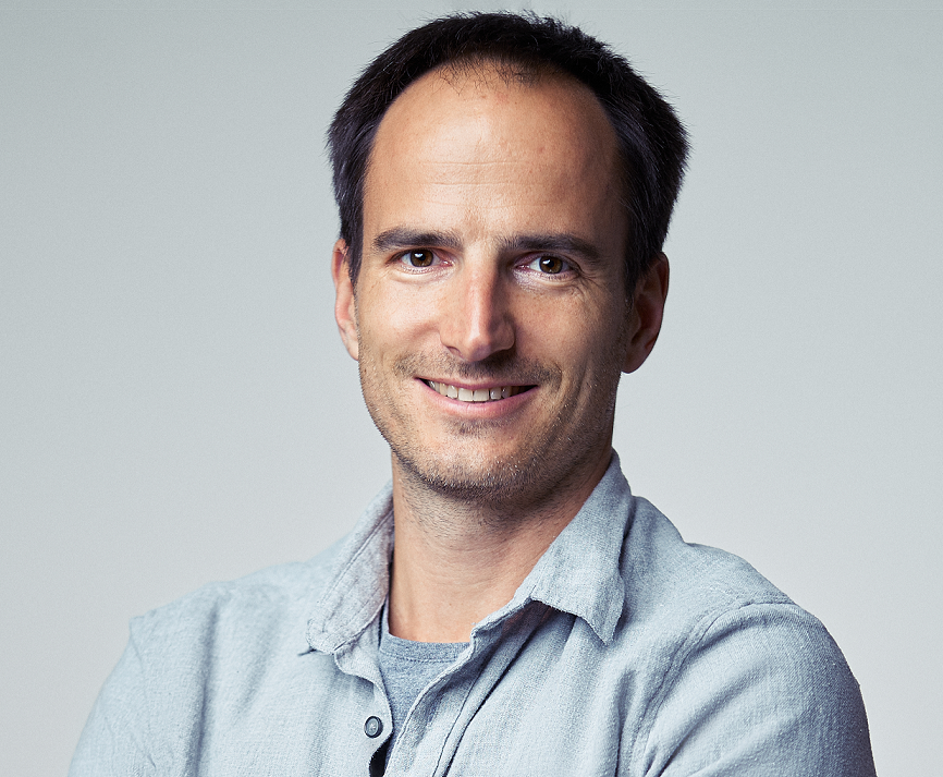 Das Bild zeigt Gründer und CO-CEO von ONOMOTION, Beres Seelbach.