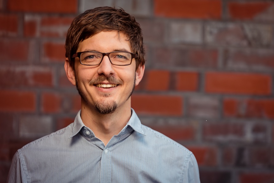 Das Bild zeigt Nico Tucher, Gründer und Geschäftsführer von WEtell.