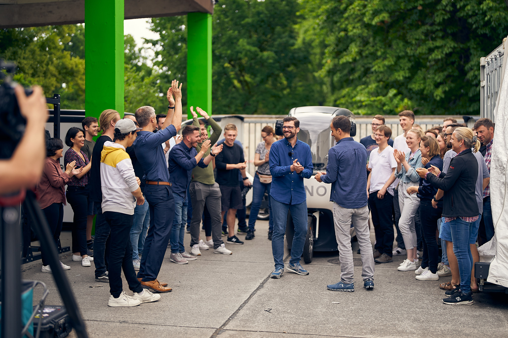 Das Bild zeigt das Team hinter ONOMOTION