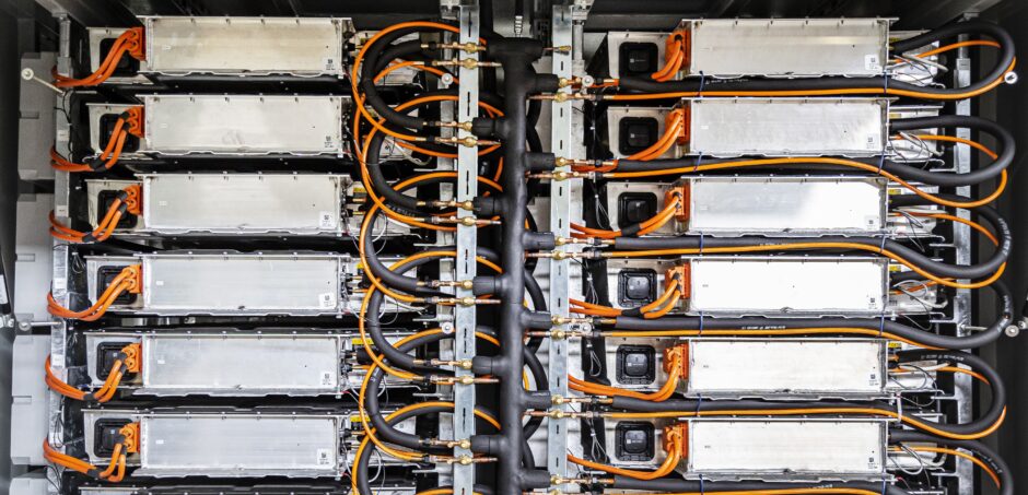 FENECON-Batteriespeichersysteme werden aus recycelten E-Auto-Batterien hergestellt.