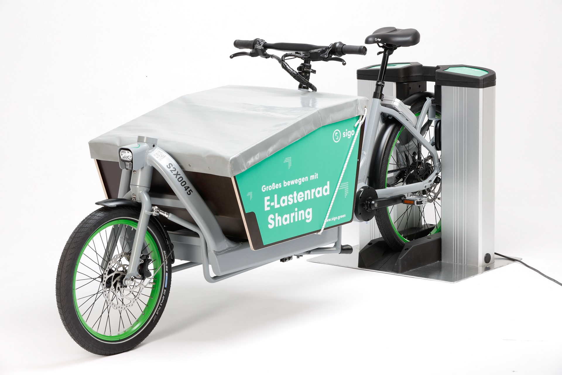 sigo lastenrad in einer Ladestation