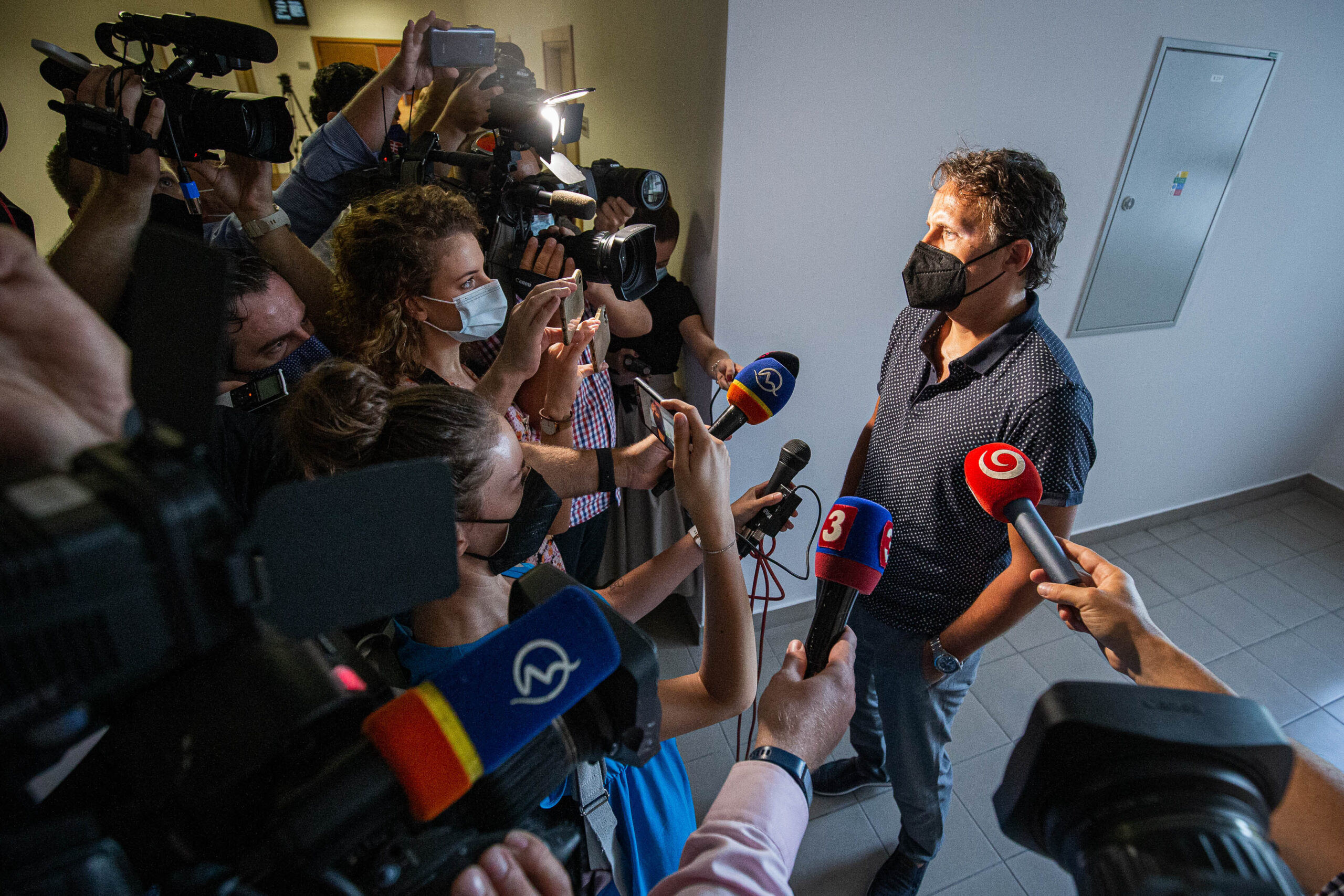 Harlan Mandel wird von vielen Reportern Interviewt. Er ist Mitglied des Aufsichtsrats von Pluralis und CEO der MDIF
