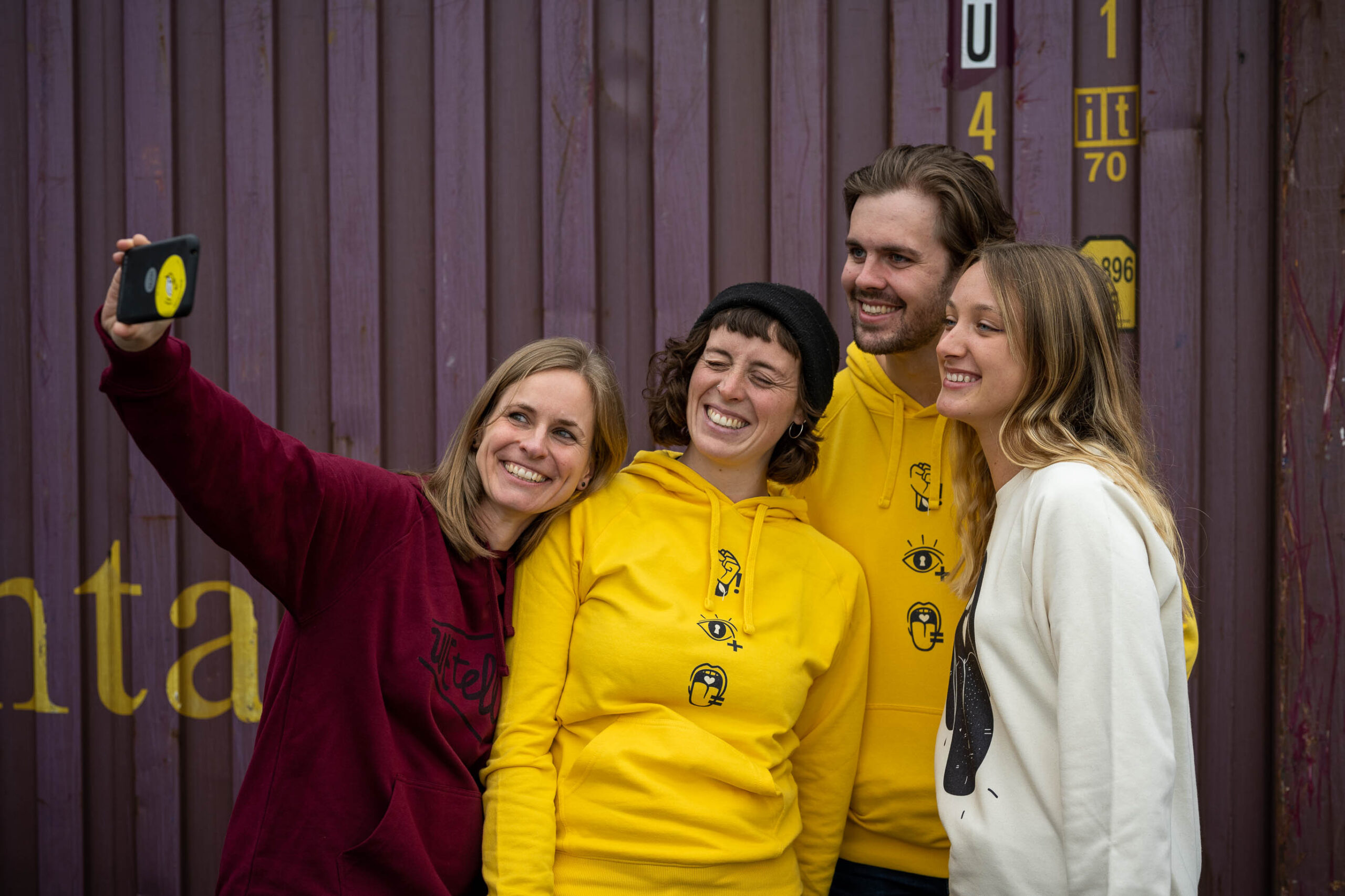 Das Purpose-Unternehmen WEtell-Team Selfie