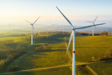 Windpark auf einem Feld